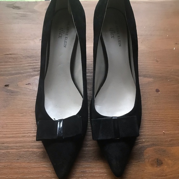 Suede kitten heels - Picture 2 of 4